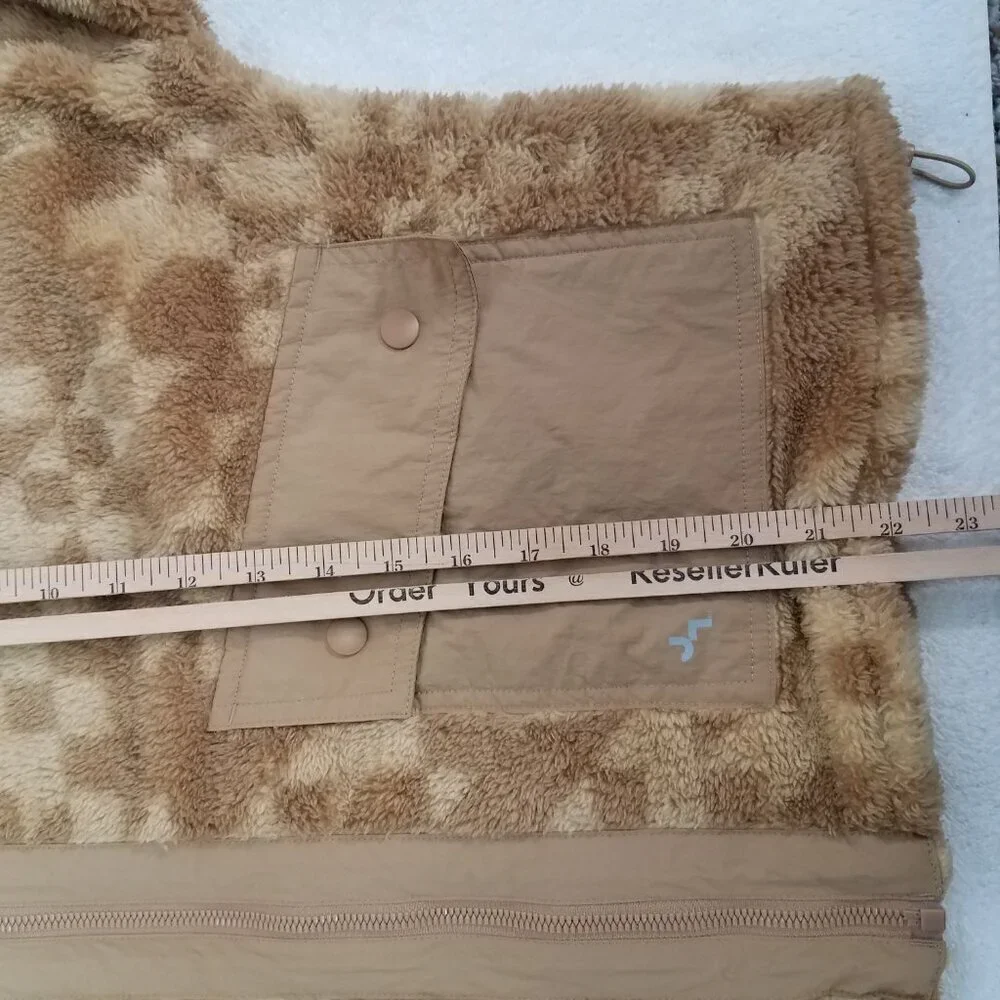 +NEW Joy Lab Size M Oversized Loose Fit Fleece Jacket in Sand Brown Geo Print - Picture 7 of 7
